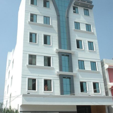 Hotel Mgr Pondicherry Exteriör bild